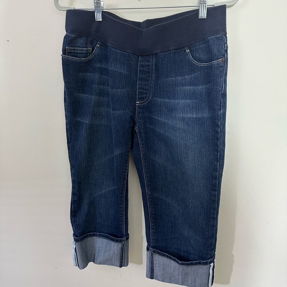 American Star Maternity sz med jean Capri with rolled up bottoms